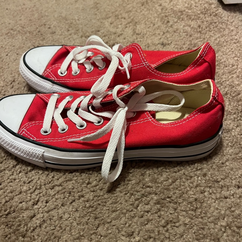Red converse. - Picture 2 of 3